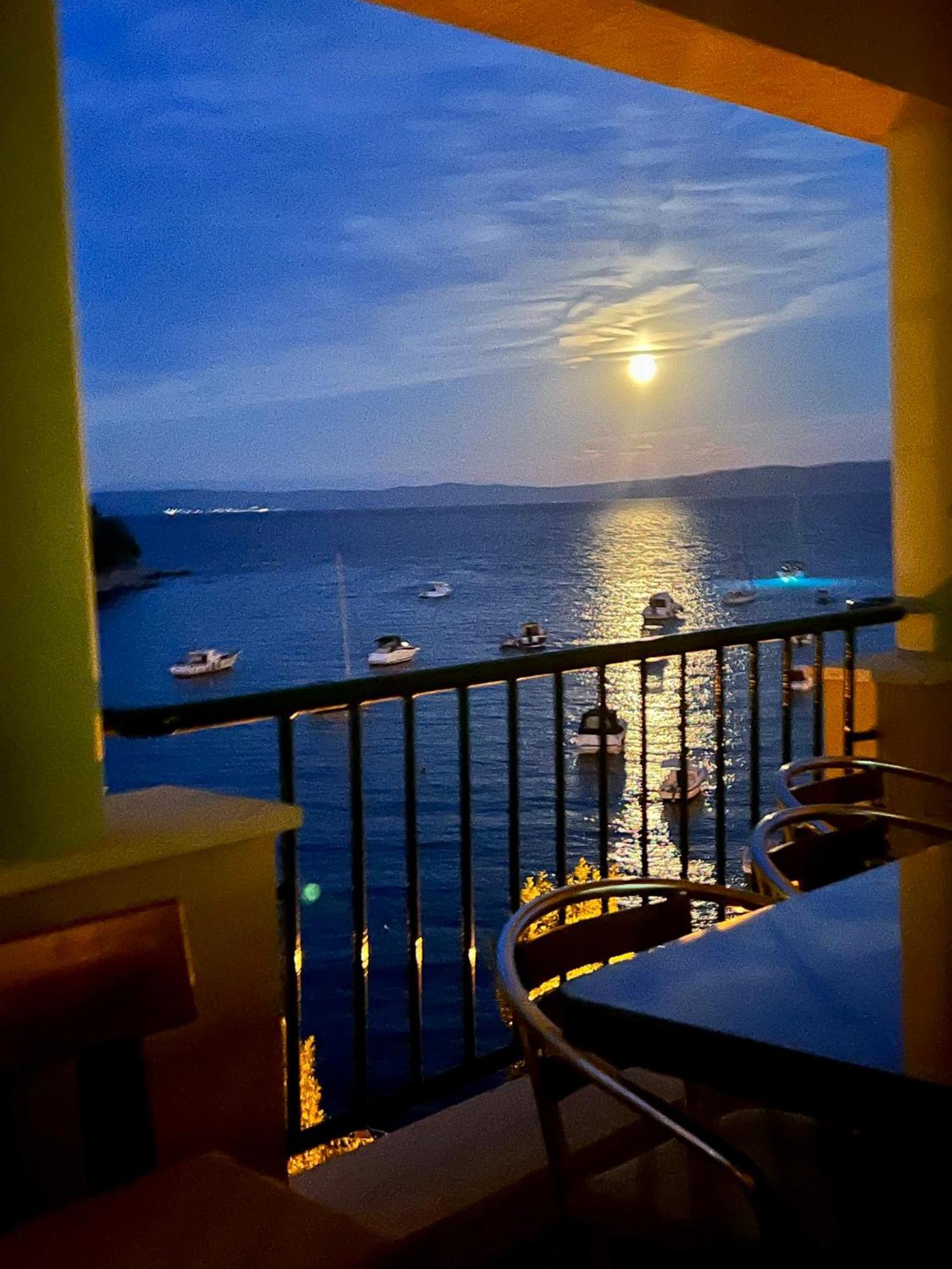 Villamar Beachfront Apartments With Free Private Parking ラバック エクステリア 写真